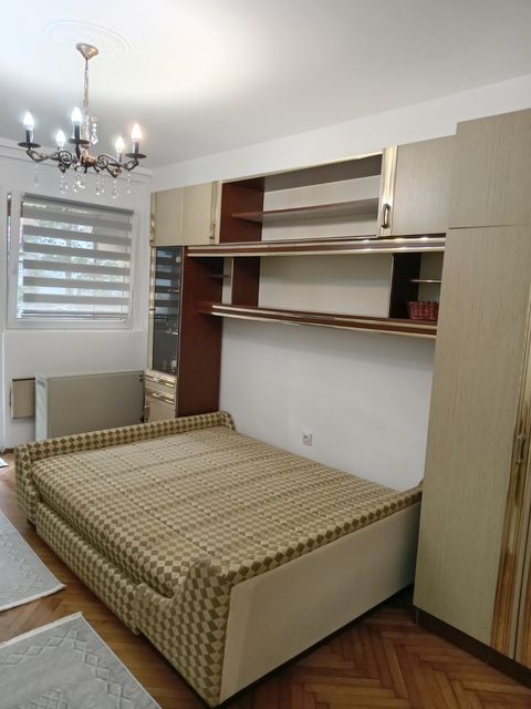 Koste Dragičevića 38, Beograd - 5