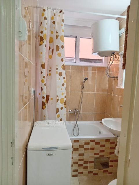 Koste Dragičevića 38, Beograd - 20