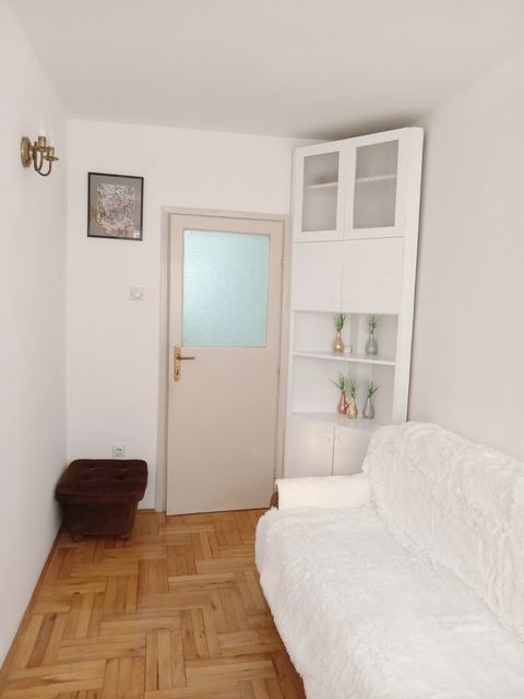 Koste Dragičevića 38, Beograd - 12