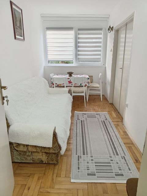 Koste Dragičevića 38, Beograd - 19