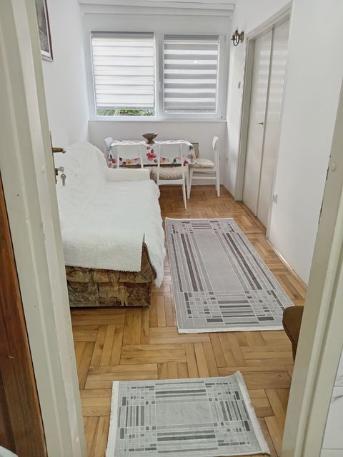 Koste Dragičevića 38, Beograd - 6