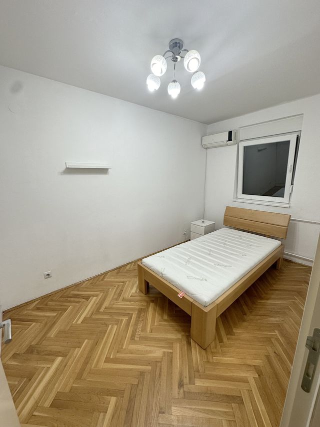 Darvinova 30, Beograd - 8