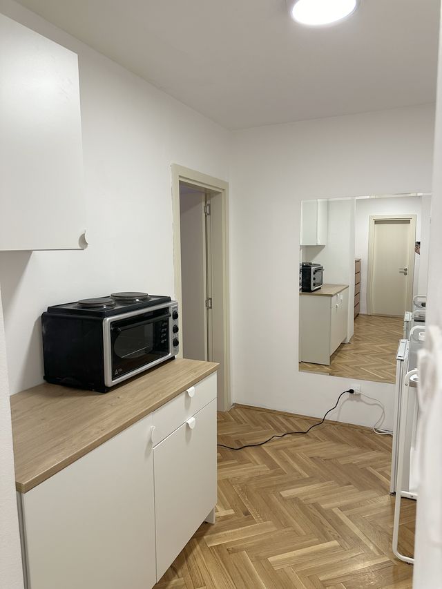 Darvinova 30, Beograd - 11