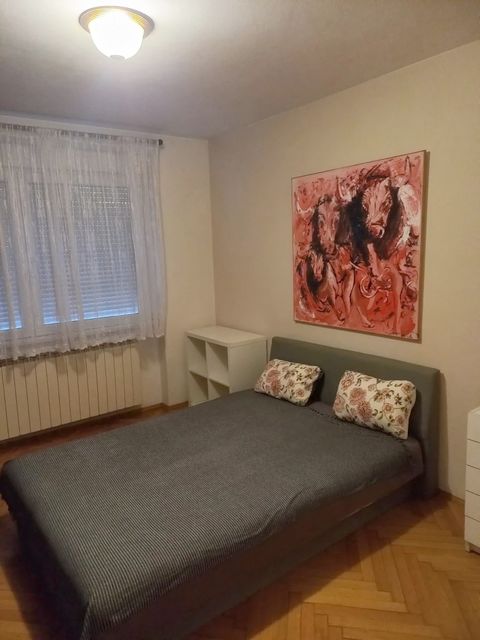 Straška Pindžura 22, Beograd - 10