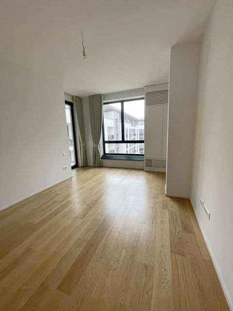 Hercegovačka 13a, Beograd - 4