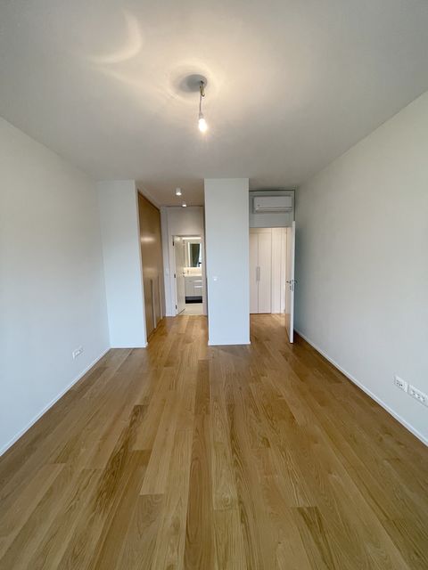 Hercegovačka 13a, Beograd - 8