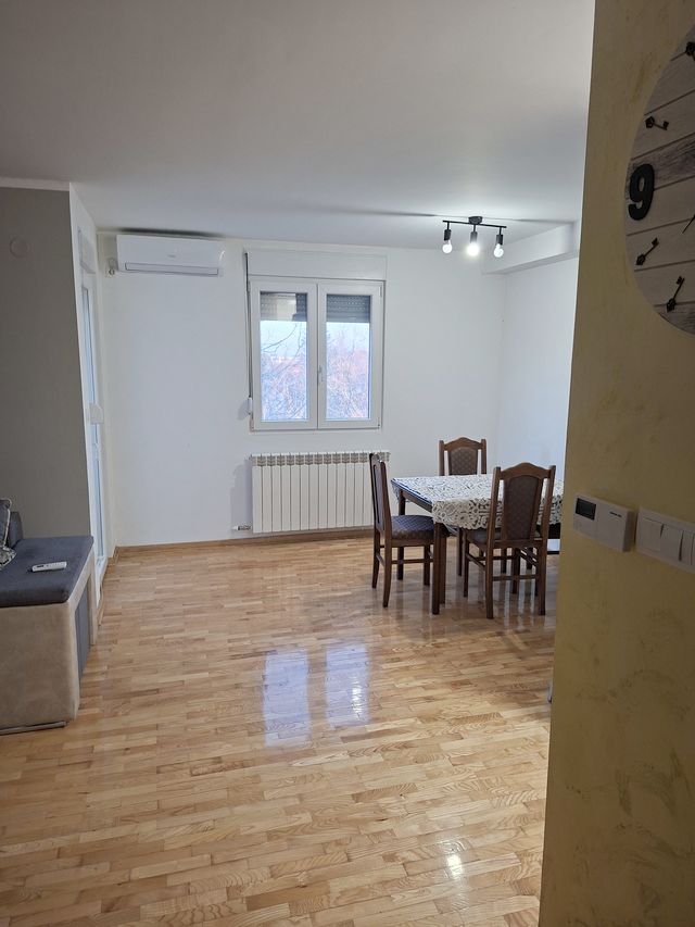 Braće Smiljanić 6, Beograd - 4