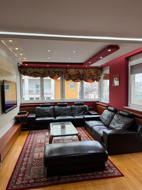 Bulevar cara Lazara 92, Novi Sad - 1