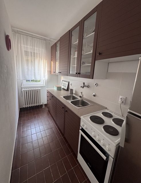 Stojana Novakovića 17, Novi Sad - 3