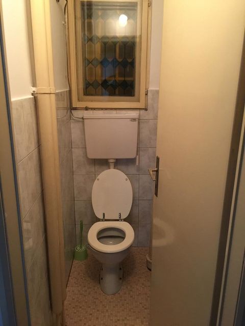 Dvadesetsedmog marta 34, Beograd - 16