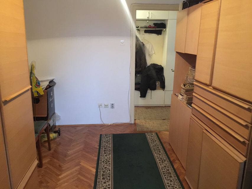 Dvadesetsedmog marta 34, Beograd - 11