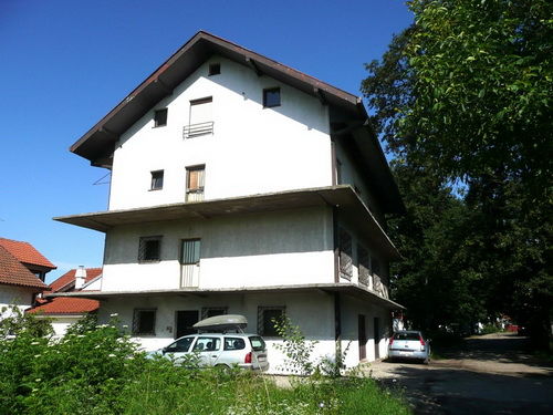 Travnička 12a, Beograd