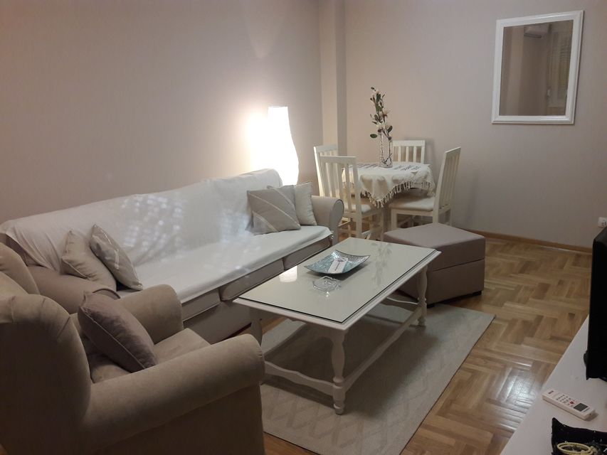 Topličin venac 19, Beograd - 11