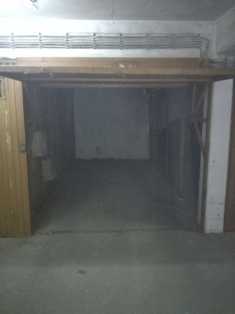 Nehruova 103, Beograd - 17