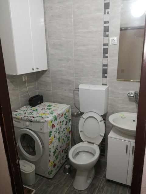 Nehruova 103, Beograd - 4