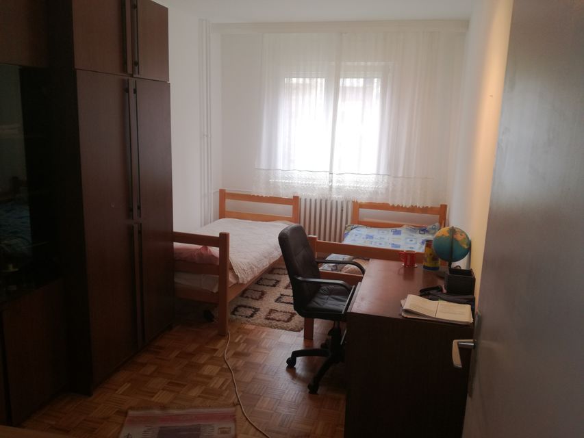 Nehruova 103, Beograd - 12