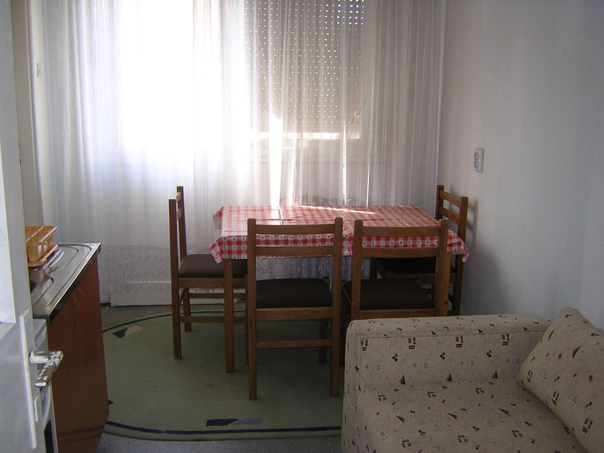 Borska 17, Beograd - 4