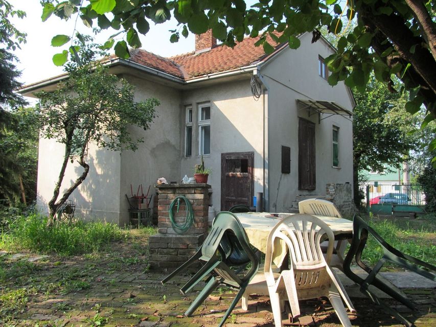 Pazovački put 9, Beograd