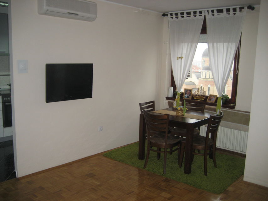 Partizanskih baza 2, Novi Sad - 11