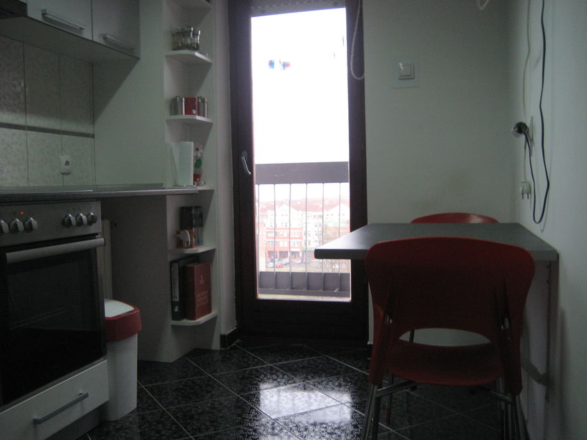 Partizanskih baza 2, Novi Sad - 2