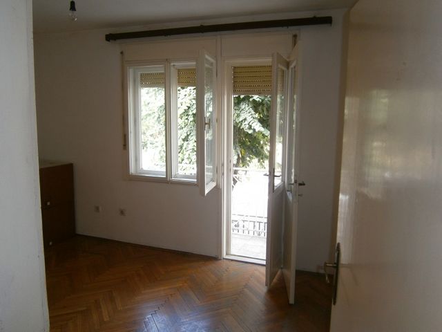 Zadrugarska 20, Beograd - 4