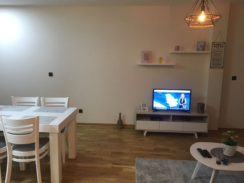 Vojvode Vlahovića 43k, Beograd - 5