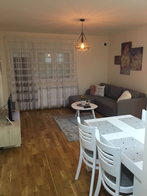 Vojvode Vlahovića 43k, Beograd - 1