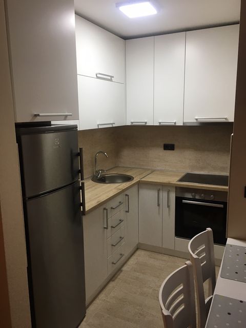 Vojvode Vlahovića 43k, Beograd - 8