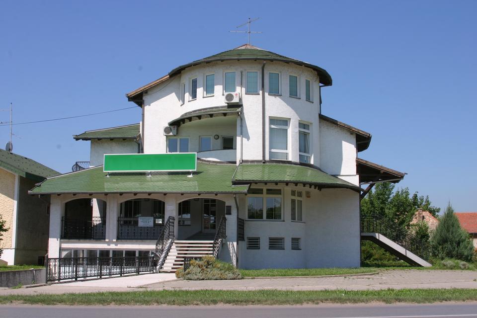 Sentandrejski put 117c, Novi Sad - 1