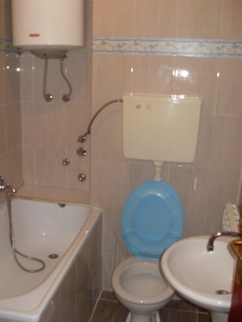 Prote Milorada Pavlovića  24a , Beograd - 4