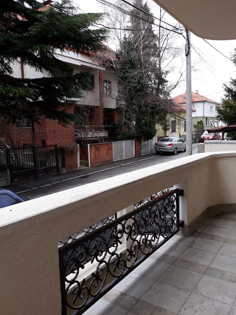 Bore Prodanovića 19, Beograd - 22