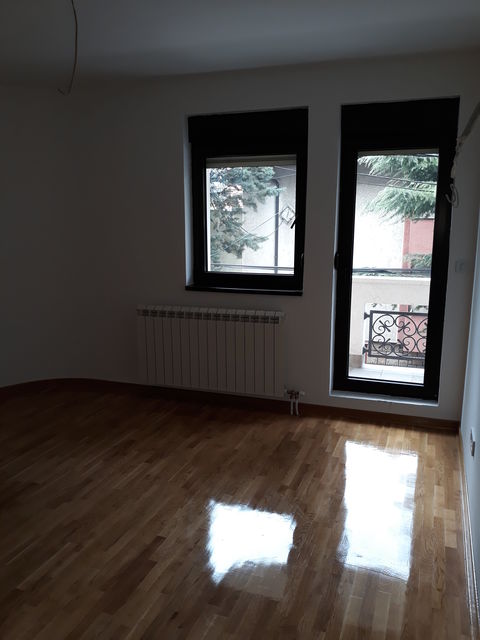 Bore Prodanovića 19, Beograd - 17